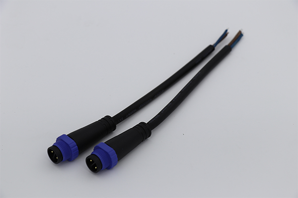 本溪定製工業電源連接器工廠